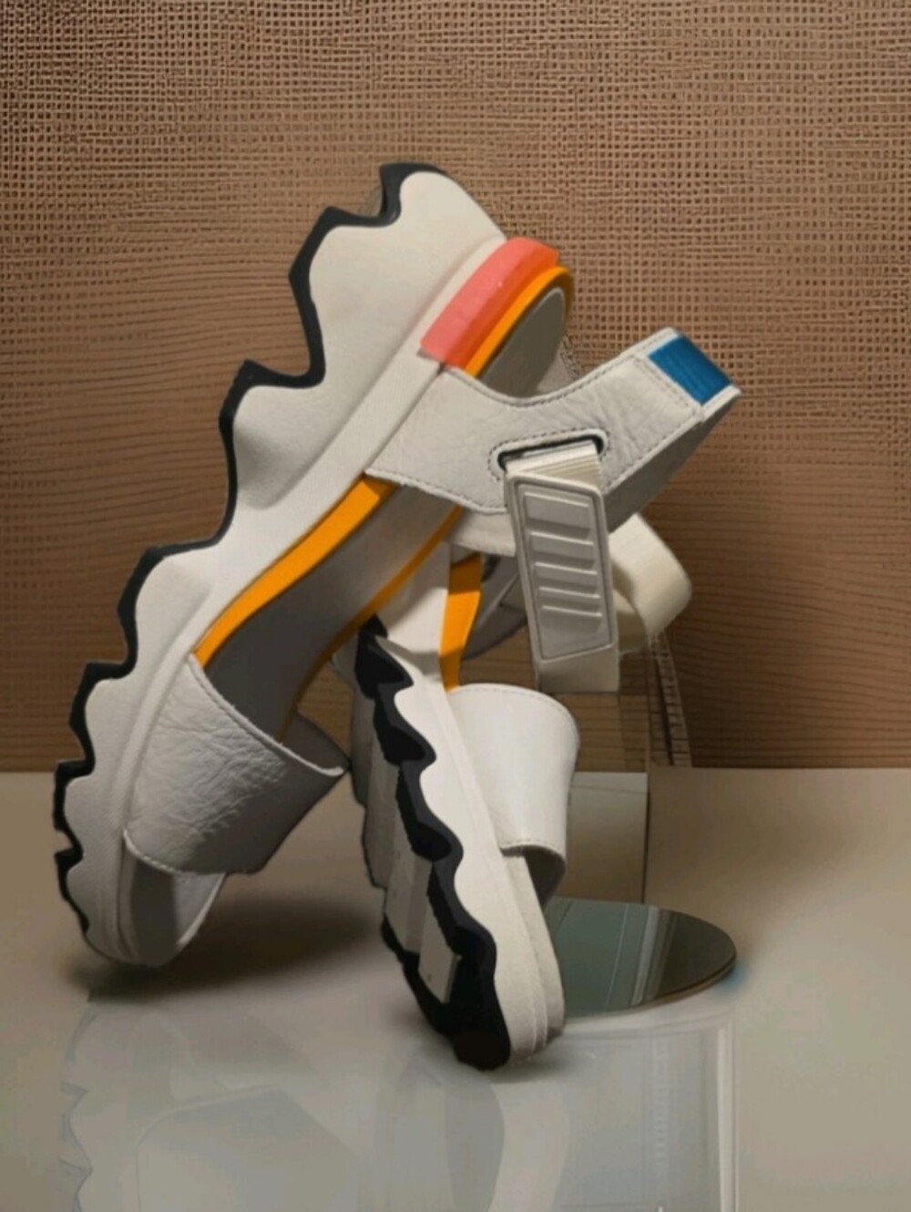 Women's Kinetic Sea Salt/white Sandals sz 10.5